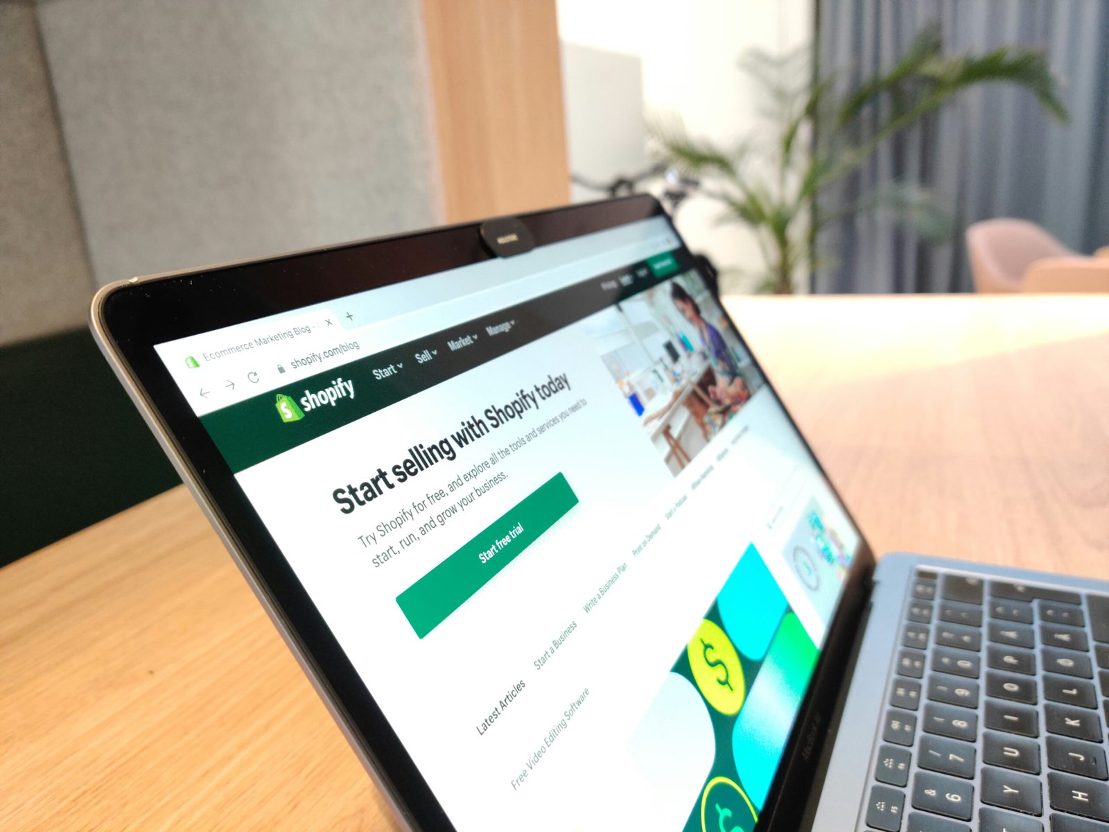 How to Choose the Right Ecommerce Platform for Your Business in 2025